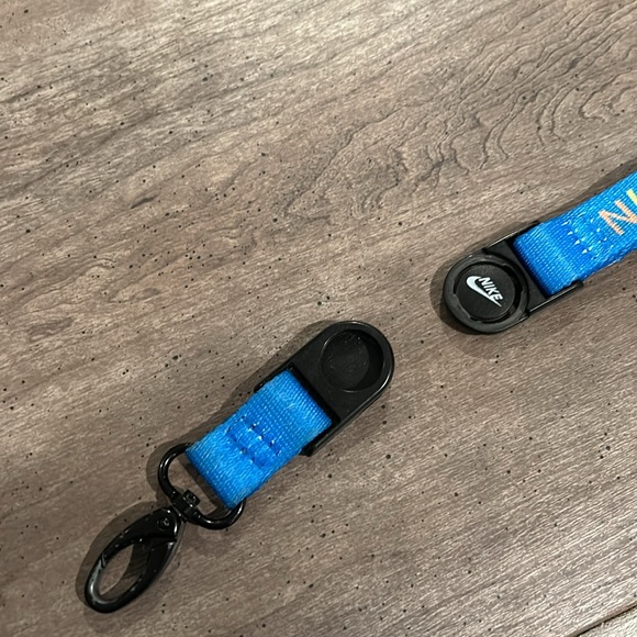 Nike Keychain / Lanyard - Picture 6 of 6